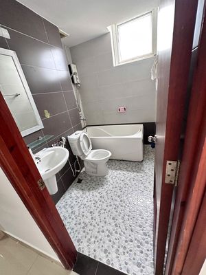 Rent Master's room in the South-Seave Eight.