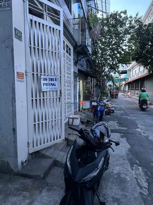 Rent room near Alonso Tân Phú and a commercial college.
