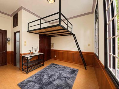 Renting Rooms for Home Window near aeon new Mount