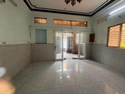 To rent Nguyễn Văn Quá, District 12 near the Eastern Church