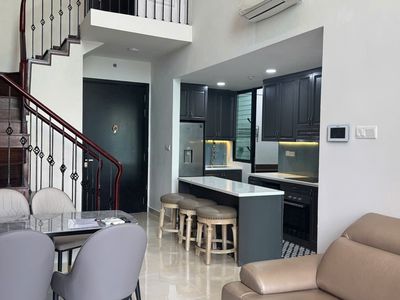 The rare-two bedrooms 123 M2 courtyard full of furniture cost only 32 million a month.