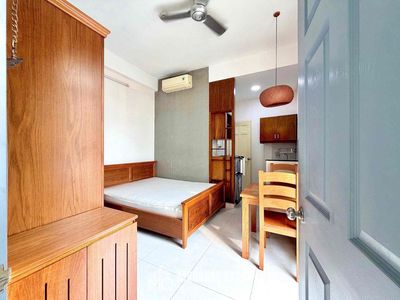 Opens the flat full of furniture near the University of swinburne Tân Bình