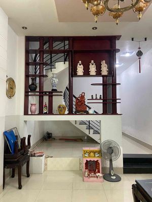 Rent an alley three bedroom two ready for furniture 11 million USC 7. District 8