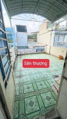 3 bedrooms with rooftops.