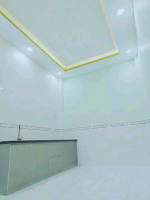 Hire a new house. Three beautiful floors.