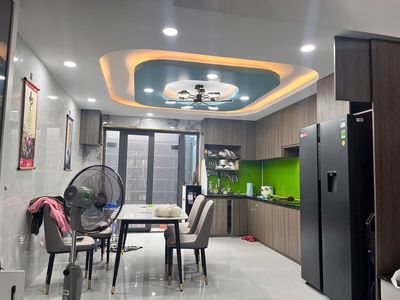 Five-story building full interior four bedroom five toilets, refrigerator garage 43.