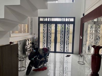 Five-story building full interior four bedroom five toilets, refrigerator garage 43.