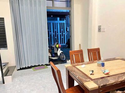 To rent Mã Lò--Bình Tân-8 trieu-- 2 basic bedroom-