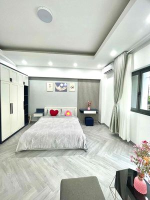 Super. A big balcony bedroom in the center of Bình Thạnh.