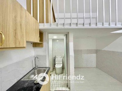 Only 2 million7- with guard-- air conditioning-- private kitchen.