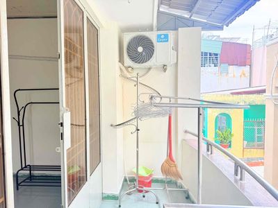 Rent room-- Đinh Tiên Hoàng street, duh.