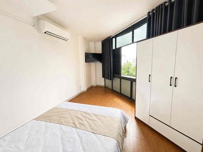 Rent a full interior room in the 10th.
