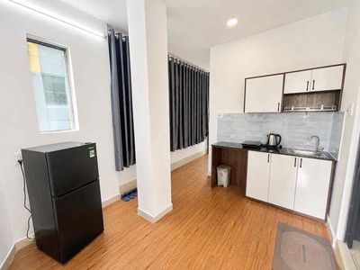 Rent a full interior room in the 10th.