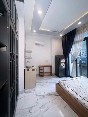 The Studio House, Full Seven, Phan Xích Long Street.