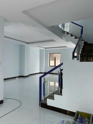 Diamond Belvedere 2, area 7 x 18 meters, 4 stories vault, 3 rooms 50 million a month.