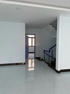 Diamond Belvedere 2, area 7 x 18 meters, 4 stories vault, 3 rooms 50 million a month.