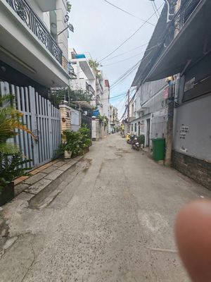 Rent a 2-inch District Front House 4-foot 3rd floor.