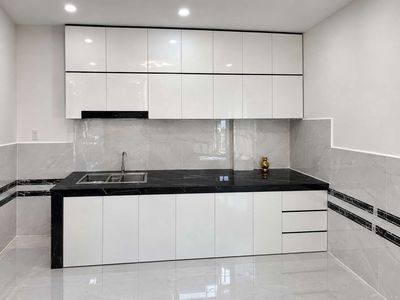 The new house is 100% one floor, two rooms, near Trung Mỹ Tây District 12.