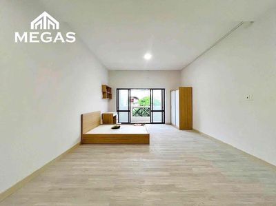 Rent a super-spect balcony at Sư Vạn Hạnh District 10 for T9/26.