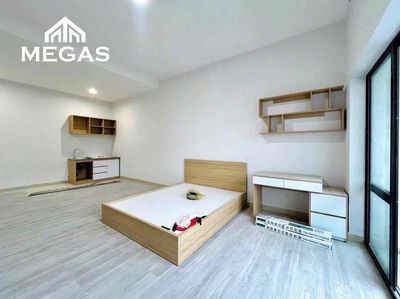 Rent a super-spect balcony at Sư Vạn Hạnh District 10 for T9/26.