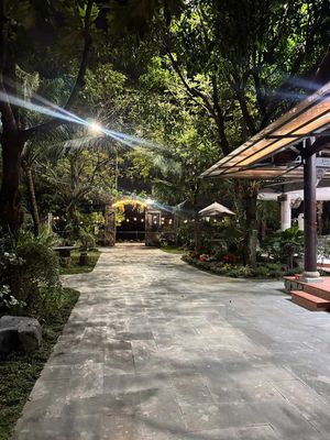 The yard house is 2,000 meters right into the singing-view river - the interior