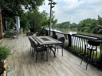 The yard house is 2,000 meters right into the singing-view river - the interior
