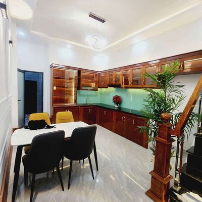 Rent the entire Dạ Nam street near 1 and 5th.