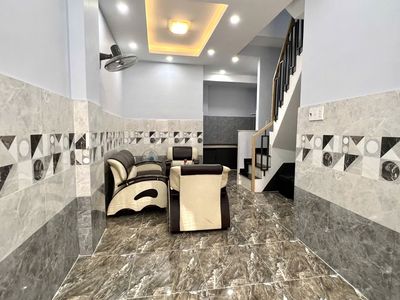 Just 17 million, nice house. 3 0101 01: full interior.