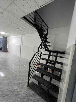 The alleyhouse is one Hòa Bình 4 x16, second floor bedroom.