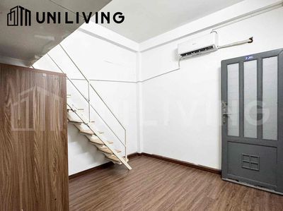 It's the owner who rents a full-intracted room, super-wide room.