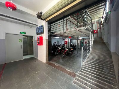 The rental apartment building is near the mid-student cv