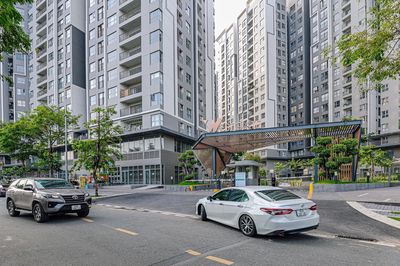 Renting Westgate House, 150 meters, free business.