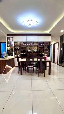 We're renting the district master. Eight-four-four-two-two-full bedroom. 16.5 million refrigerators.