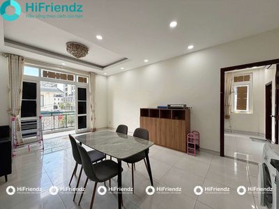 Rent the apartment. A balcony bedroom. Super clear.