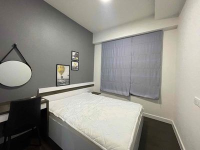 Rent Newton Resident his body in the same house. He's got 19 million. Two bedrooms. Two bathrooms.