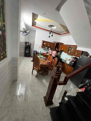 Rent four floors of hx loaded - 17 million a month