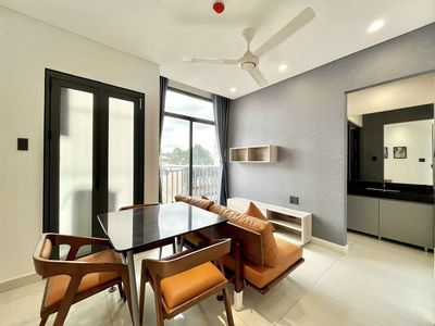 1 bedroom + balcony + living room - August revolution, District 3
