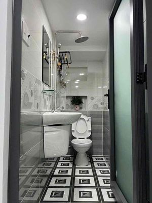 I need to rent a five-and-a-half alley house.
