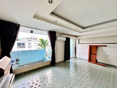 Cheap rent room with a balcony, ntcb 40 meters 2 Gò Ô Môi only 6 million a month