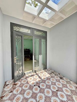 4 suite 3 x17 Lê Văn Sỹ. Van's Alley