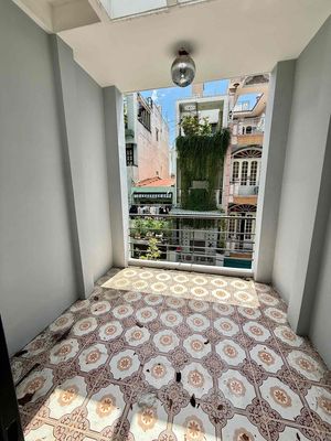 4 suite 3 x17 Lê Văn Sỹ. Van's Alley