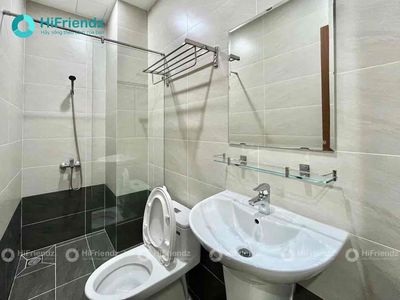 A large four-year-old county bedroom offered a full-on interior of 60 m2 near the center.