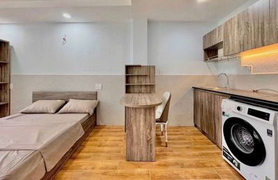 Rent a balcony studio-- Tô Hiến Thành District 10, near the Academy.