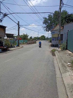 The Võ Thị Đầy-wide front is 12 meters at Đông Thạnh, the crowded street of the large house