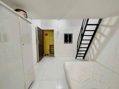 Rent a two-M high guard room right on the Chu Văn An ground.