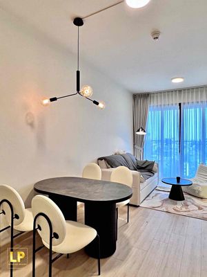 Renting the Guardian 1 bedroom 56 m2 One Verandah District 2.