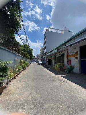 to rent the Phan Anh warehouse, 8 x 20 meters, corner