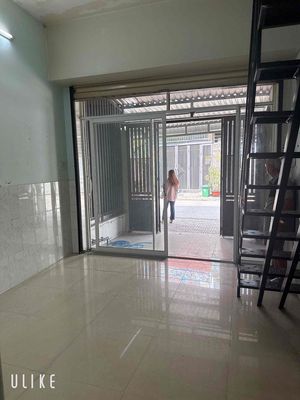 1 st house. 1st floor of Bank Front.
