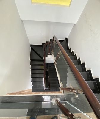 Renting an alleyhouse 453 a.m. A Lê Văn Sỹ through 240 Suts.