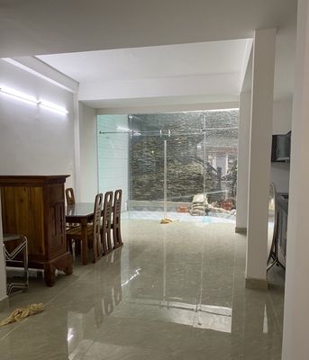 Renting an alleyhouse 453 a.m. A Lê Văn Sỹ through 240 Suts.